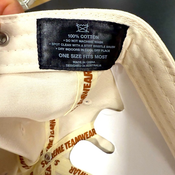 MATTEO Beige Cap with Red Embroidery - Picture 7 of 9